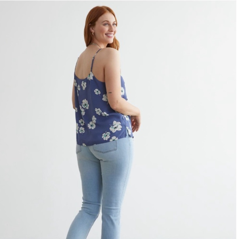 V-Neck Sleeveless Blouse, R Essentials - Picture 2 of 3